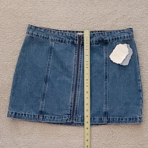 Altar’d State Monana Classic Full Zip Medium Wash Denim Mini Skirt Sz Large NEW - Picture 8 of 12